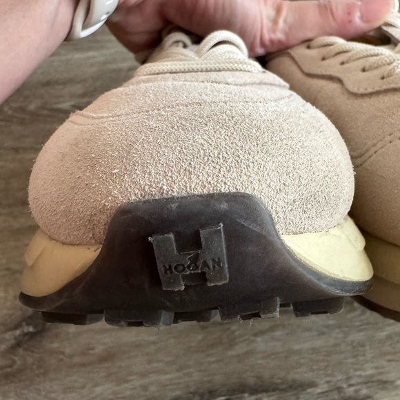 Hogan H641 Women's Suede Sneakers Shoes Size 38 Beige Memory Foam Wedge Italy - Picture 3 of 13
